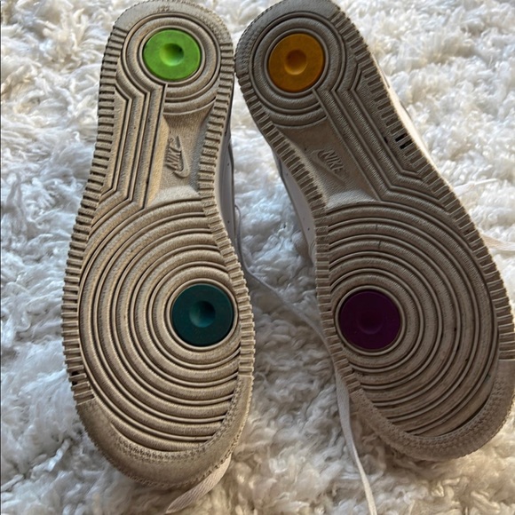 Air Force 1 LV8 big kid size 6.5 - Picture 5 of 6